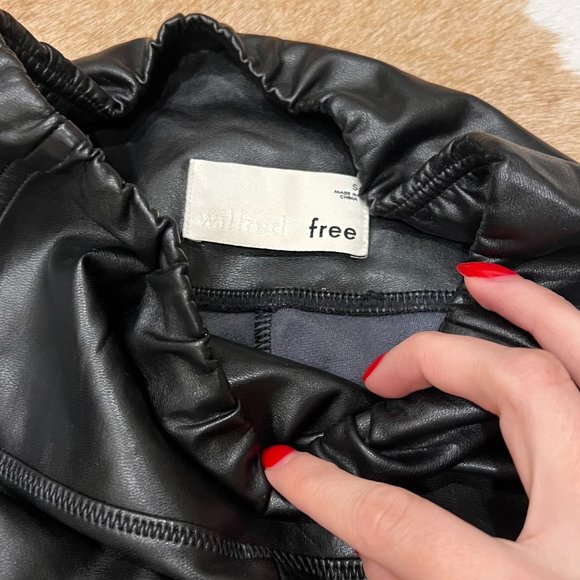 Wilfred Free Daria Pant High-waisted Vegan Leather leggings, size small - Picture 4 of 4